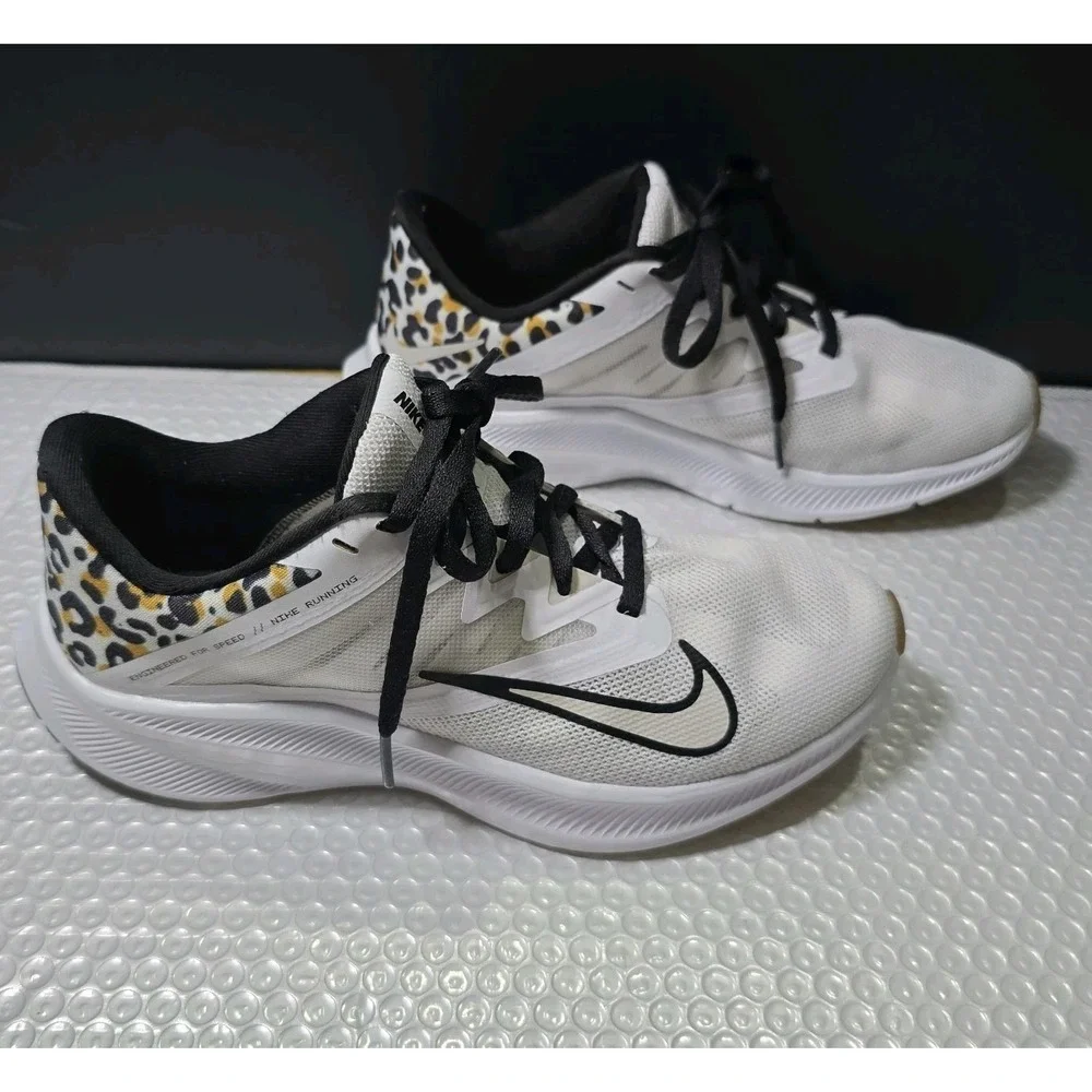 Nike Quest 3 Premium Women's Running Shoe Sz 6.5 Lightweight Stylish